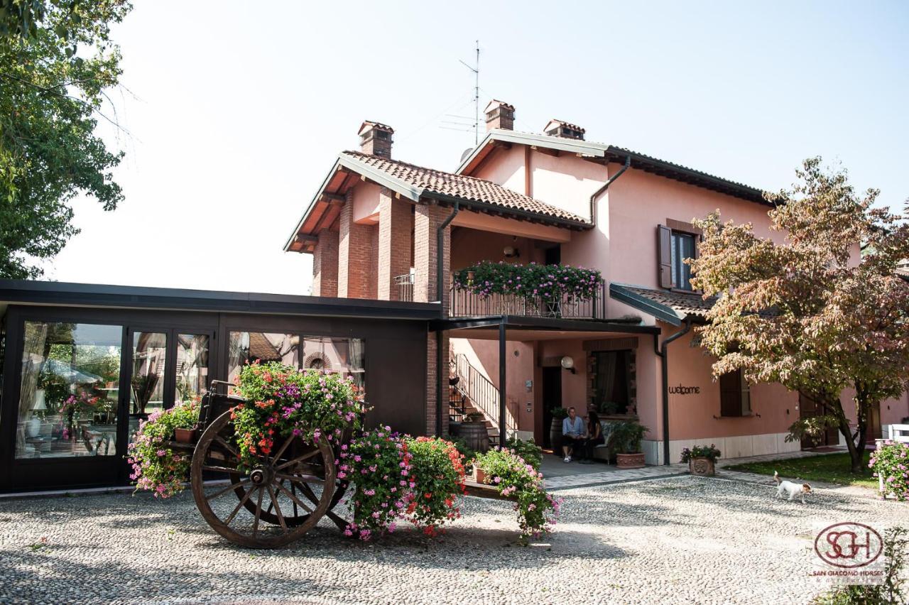 알루노 산 지아코모 홀스 앤 아그리투리스모 B&B 외부 사진
